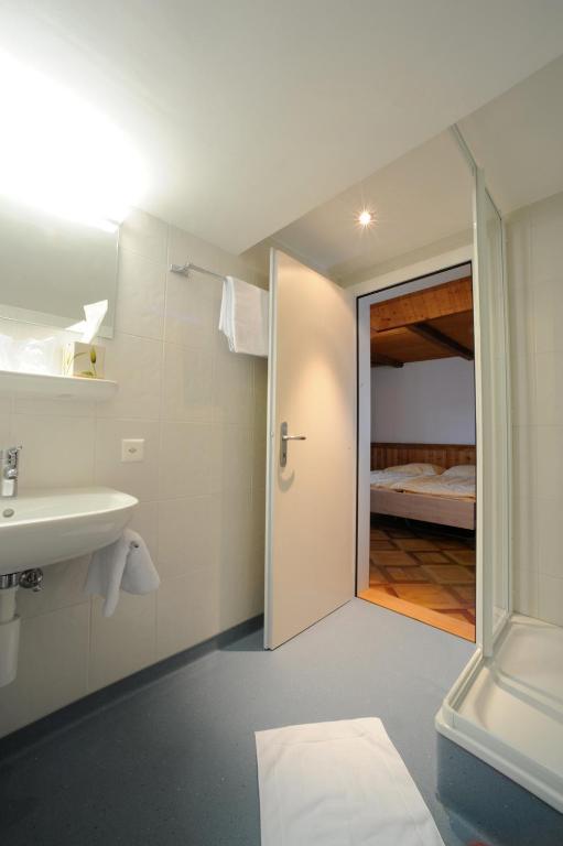 Auberge Du Prevoux Le Locle Pokoj fotografie